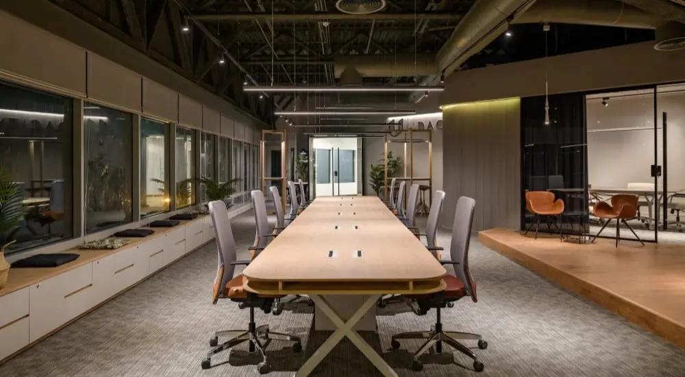 簡(jiǎn)約輕工業(yè)風(fēng)辦公室設(shè)計(jì)